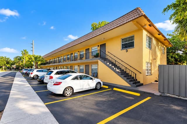 1401 NE 17TH Court, Fort Lauderdale FL 33305 - Fort Lauderdale, FL - Photo 6