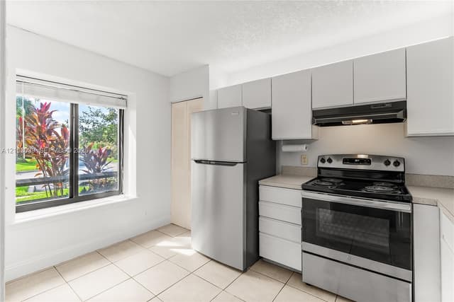 4410 NW 92nd Way, Sunrise FL 33351 - Sunrise, FL - Photo 6