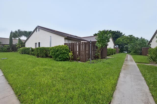 3402 WATERVIEW Circle # B, Palm Springs FL 33461 - Palm Springs, FL - Photo 6