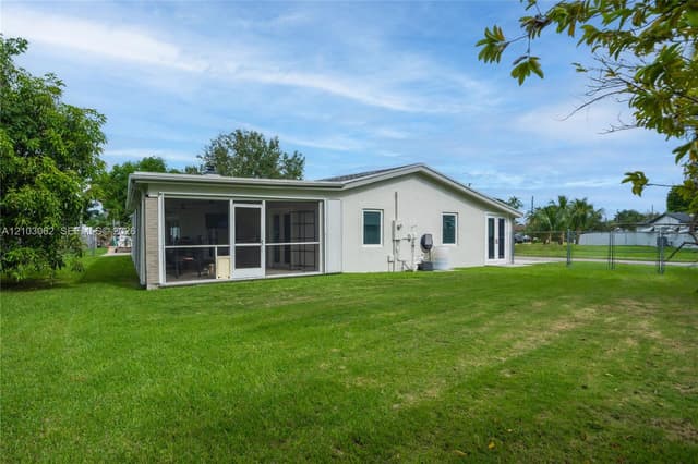 10198 SW 203rd Ter, Cutler Bay FL 33189 - Cutler Bay, FL - Photo 6