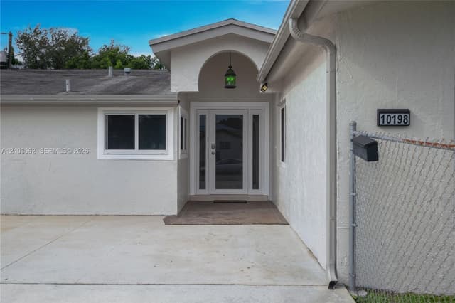 10198 SW 203rd Ter, Cutler Bay FL 33189 - Cutler Bay, FL - Photo 3