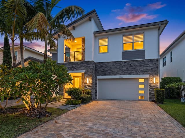 5244 Beland Drive, Lake Worth FL 33467 - Lake Worth, FL - Photo 2