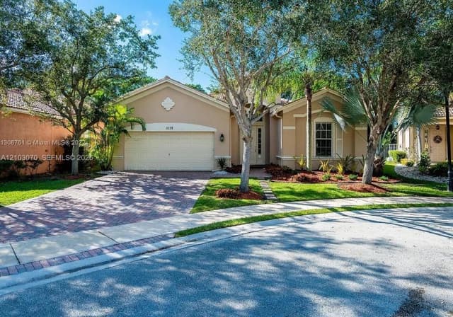4339 W Whitewater Ave, Weston FL 33332 - Weston, FL - Photo 2