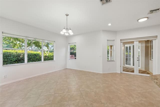 4339 W Whitewater Ave, Weston FL 33332 - Weston, FL - Photo 5