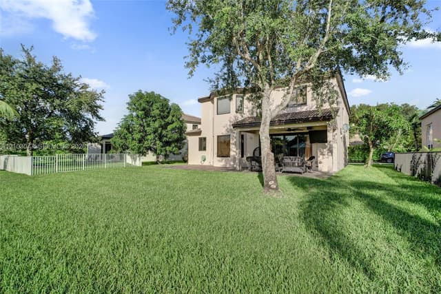 5233 SW 157th Ln, Miramar FL 33027 - Miramar, FL - Photo 4