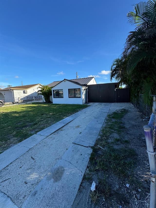 850 SE 2nd Pl, Hialeah FL 33010 - Hialeah, FL - Photo 3