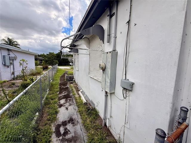 6409 Mayo St, Hollywood FL 33023 - Hollywood, FL - Photo 7