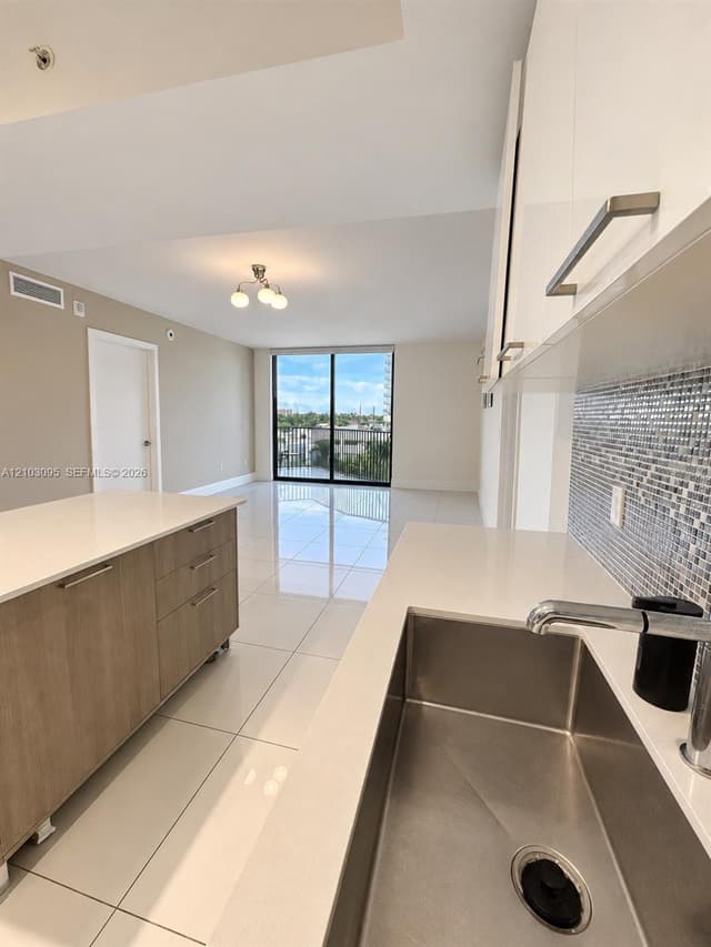 5252 NW 85th Ave # 309, Doral FL 33166 - Doral, FL - Photo 2