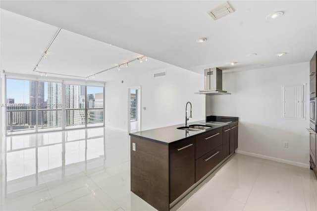 495 Brickell Ave # 4003, Miami FL 33131 - Miami, FL - Photo 4