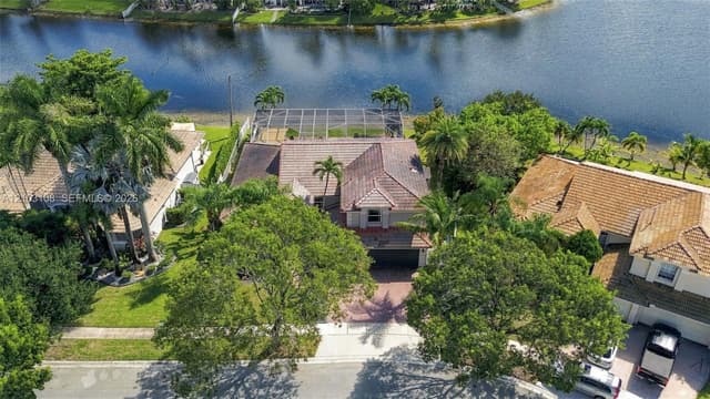2015 NW 140th Ave, Pembroke Pines FL 33028 - Pembroke Pines, FL - Photo 3