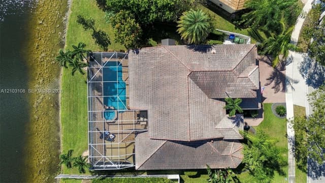 2015 NW 140th Ave, Pembroke Pines FL 33028 - Pembroke Pines, FL - Photo 5