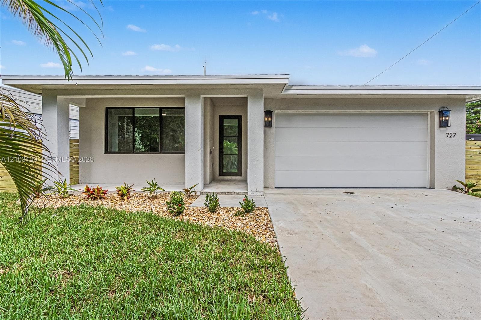 727 NW 43rd Ct, Oakland Park FL 33309 - Oakland Park, FL - Photo 1
