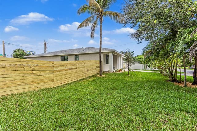 727 NW 43rd Ct, Oakland Park FL 33309 - Oakland Park, FL - Photo 5
