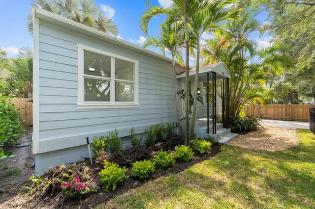 514 52nd Street, West Palm Beach FL 33407 - West Palm Beach, FL - Photo 2