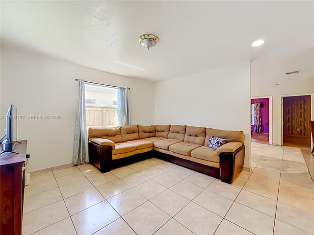 113 NW 28th Ter, Fort Lauderdale FL 33311 - Fort Lauderdale, FL - Photo 3