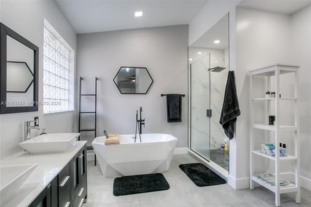 11611 SW 10th Ct, Pembroke Pines FL 33025 - Pembroke Pines, FL - Photo 3