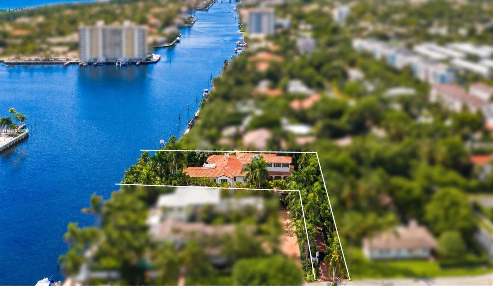 706 SE 2nd Street, Delray Beach FL 33483 - Delray Beach, FL - Photo 1