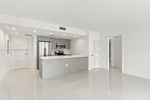 1150 101st St # 402, Bay Harbor Islands FL 33154 - Bay Harbor Islands, FL - Photo 4