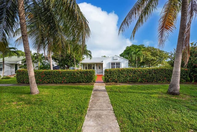719 SUMMIT Boulevard, West Palm Beach FL 33405 - West Palm Beach, FL - Photo 2