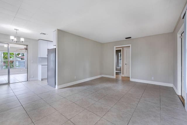 719 SUMMIT Boulevard, West Palm Beach FL 33405 - West Palm Beach, FL - Photo 7