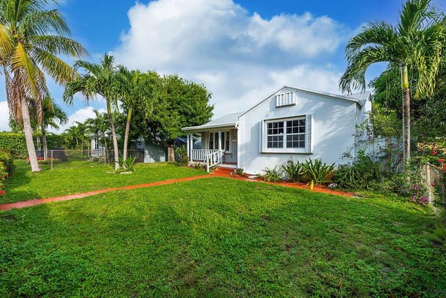 719 SUMMIT Boulevard, West Palm Beach FL 33405 - West Palm Beach, FL - Photo 3