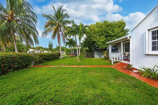 719 SUMMIT Boulevard, West Palm Beach FL 33405 - West Palm Beach, FL - Photo 4