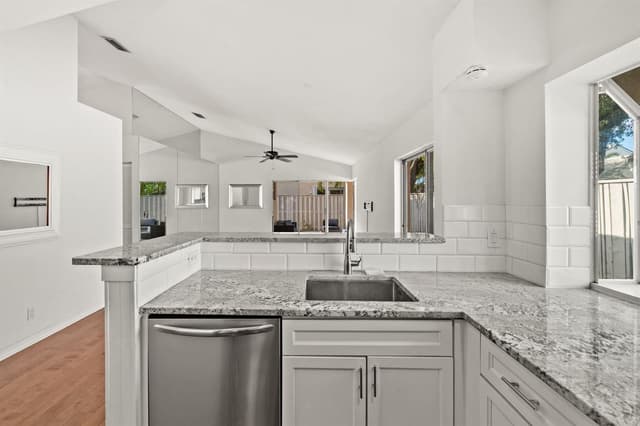 28 Governors Court, Palm Beach Gardens FL 33418 - Palm Beach Gardens, FL - Photo 7