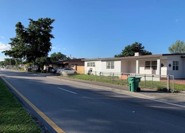 16320 NW 37th Ave, Miami Gardens FL 33054 - Miami Gardens, FL - Photo 2