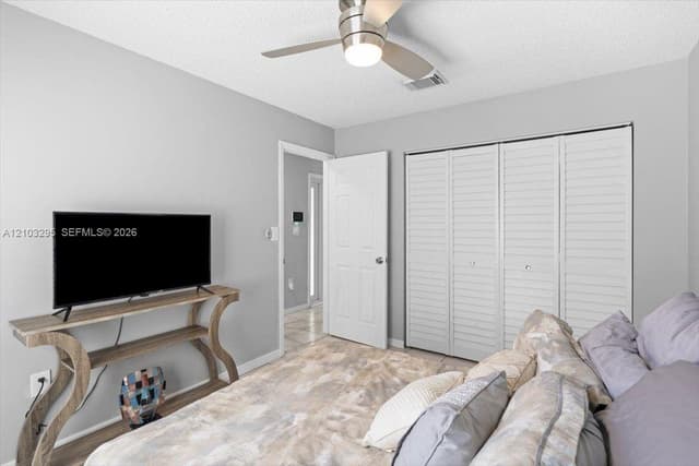 1010 NW 125th Ave, Sunrise FL 33323 - Sunrise, FL - Photo 5