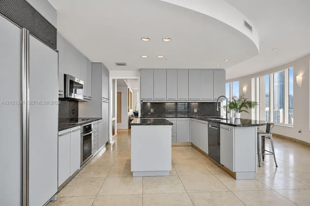 901 Brickell Key Blvd # 2204, Miami FL 33131 - Miami, FL - Photo 6