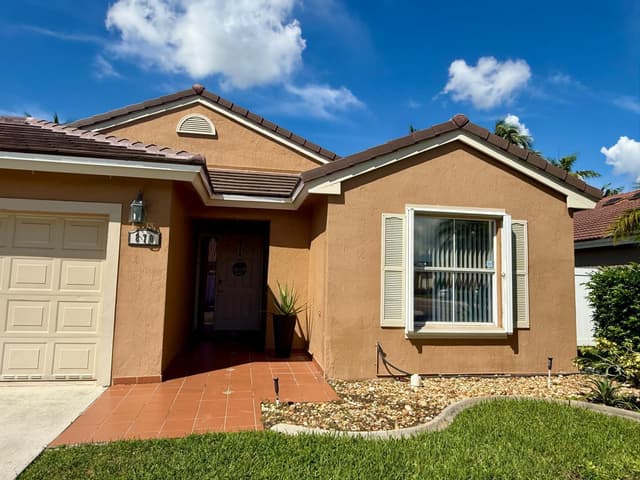 870 NW 166TH Avenue, Pembroke Pines FL 33028 - Pembroke Pines, FL - Photo 6
