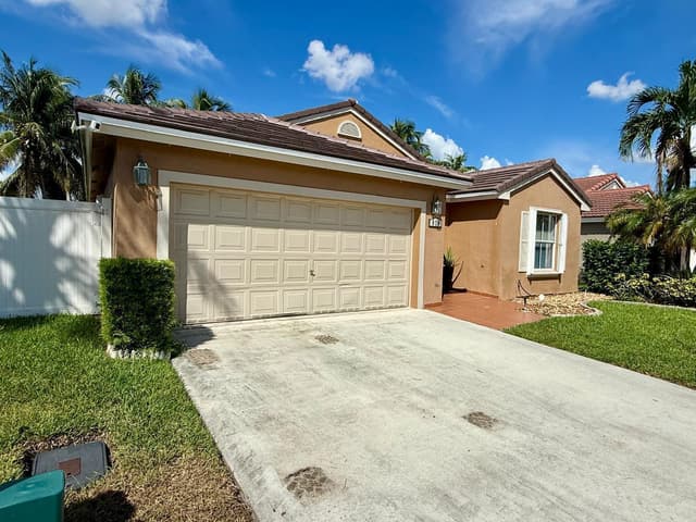 870 NW 166TH Avenue, Pembroke Pines FL 33028 - Pembroke Pines, FL - Photo 7
