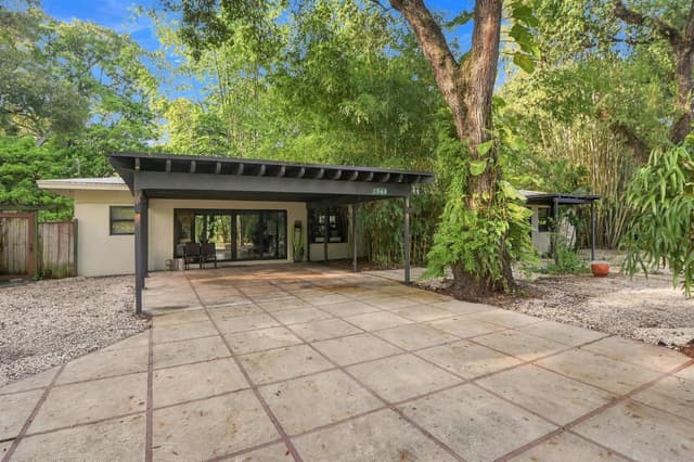 1549 SW 30th Place, Fort Lauderdale FL 33315 - Fort Lauderdale, FL - Photo 2