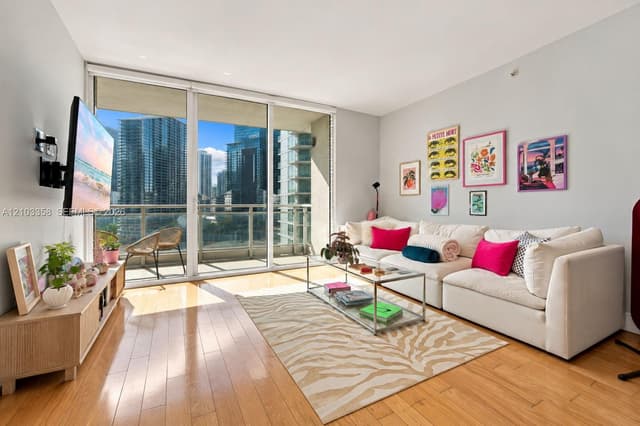 90 SW 3rd St # 2014, Miami FL 33130 - Miami, FL - Photo 5