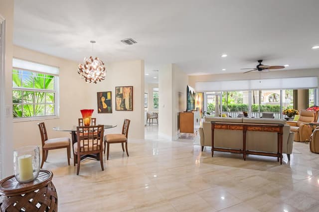 102 Legendary Circle, Palm Beach Gardens FL 33418 - Palm Beach Gardens, FL - Photo 2