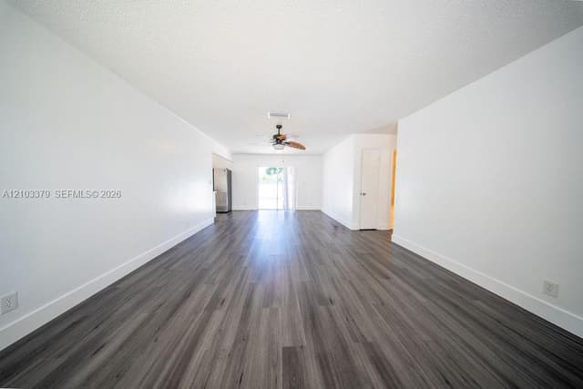 405 SW 78th Ter, North Lauderdale FL 33068 - North Lauderdale, FL - Photo 7