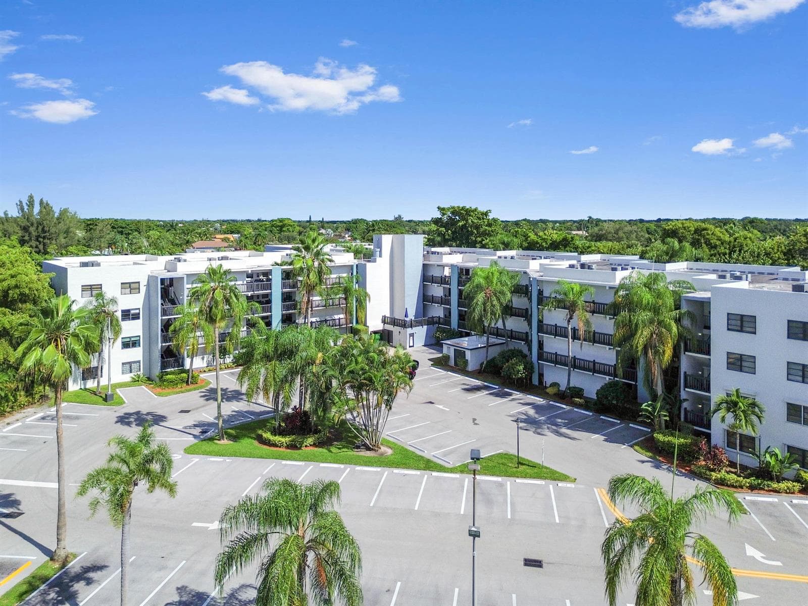 1021 Mockingbird Lane # 415, Plantation FL 33324