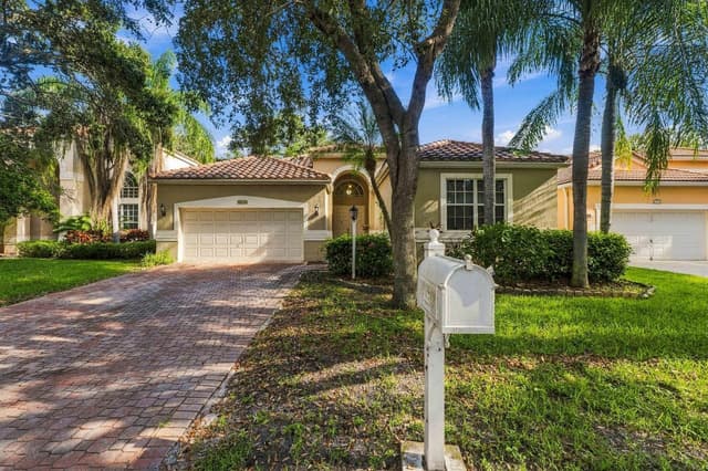 6355 NW 80th Drive, Parkland FL 33067 - Parkland, FL - Photo 2