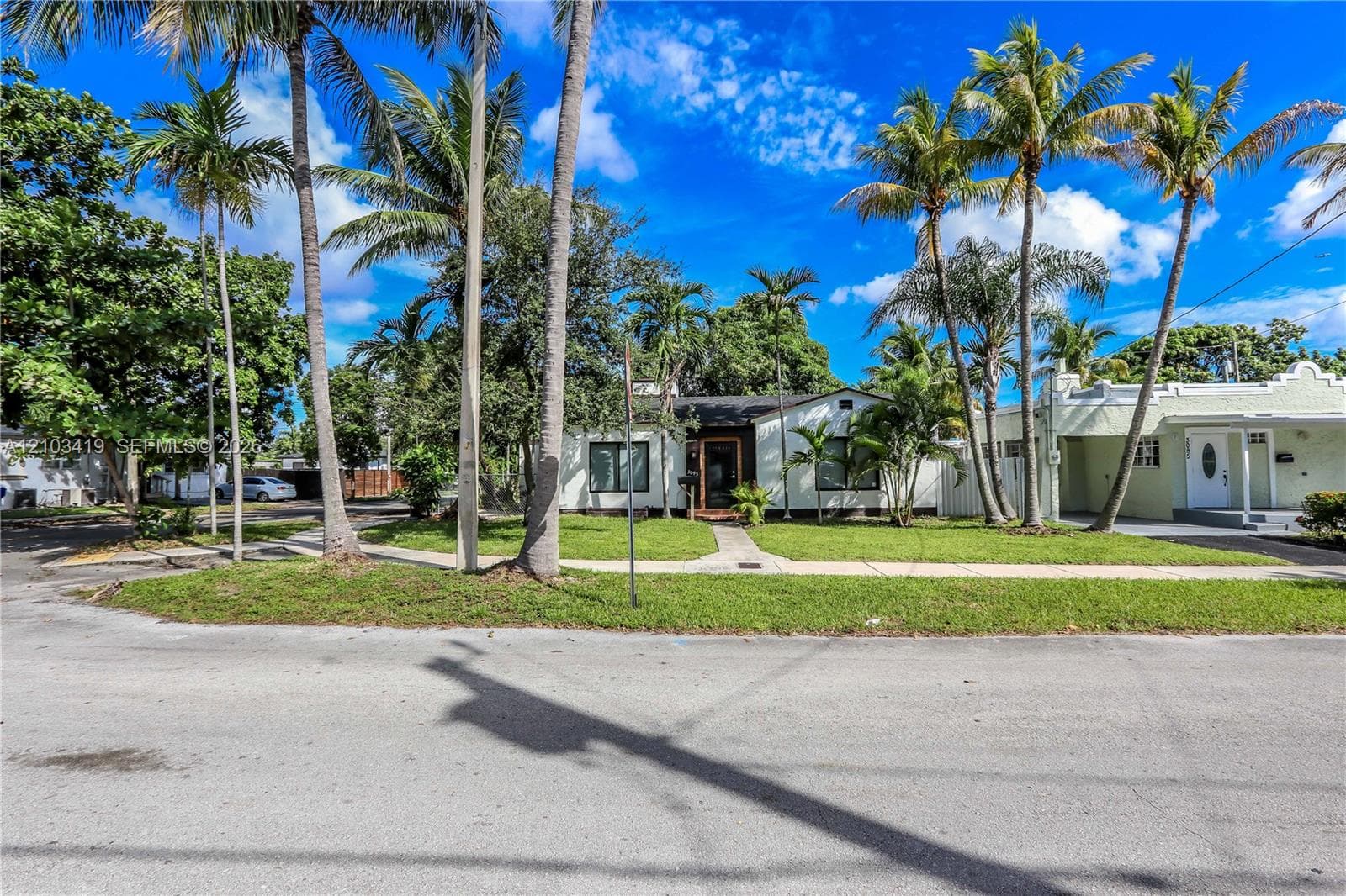 3095 NW 3rd St, Miami FL 33125