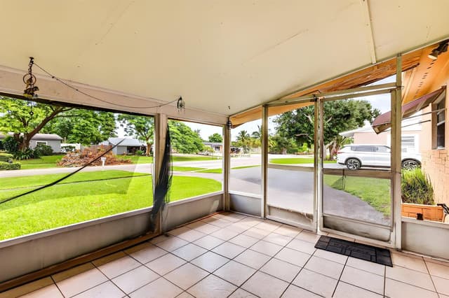 913 JAMAICAN Drive, West Palm Beach FL 33415 - West Palm Beach, FL - Photo 6