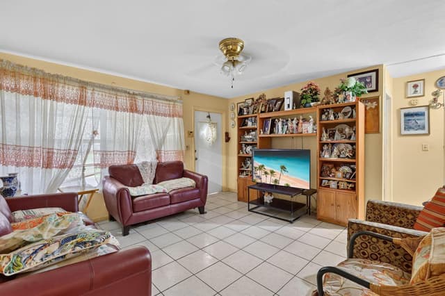 913 JAMAICAN Drive, West Palm Beach FL 33415 - West Palm Beach, FL - Photo 7
