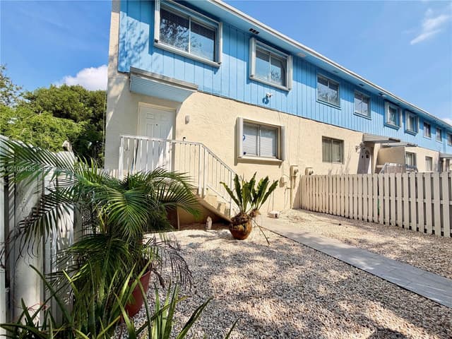22201 SW 103rd Ave, Cutler Bay FL 33190 - Cutler Bay, FL - Photo 3