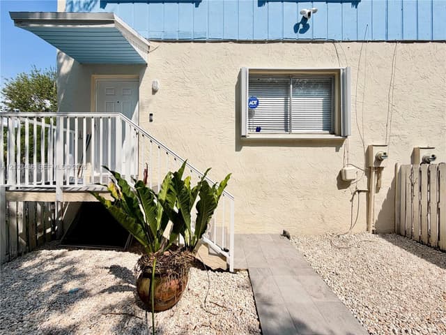 22201 SW 103rd Ave, Cutler Bay FL 33190 - Cutler Bay, FL - Photo 5