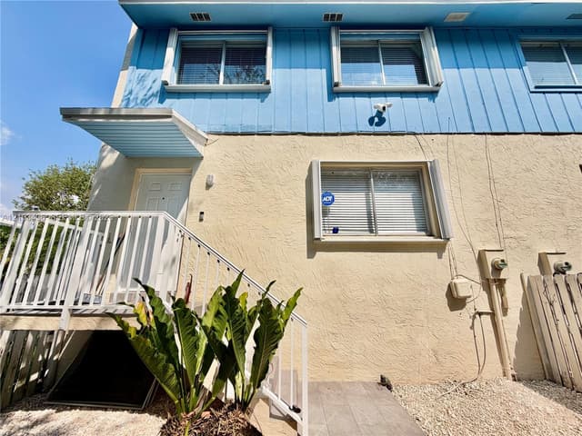 22201 SW 103rd Ave, Cutler Bay FL 33190 - Cutler Bay, FL - Photo 4