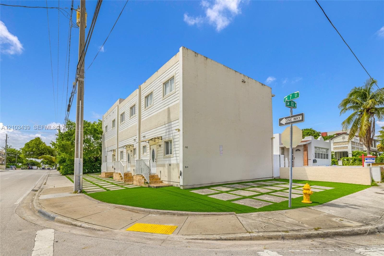 642 SW 10th Ave, Miami FL 33130 - Miami, FL - Photo 1