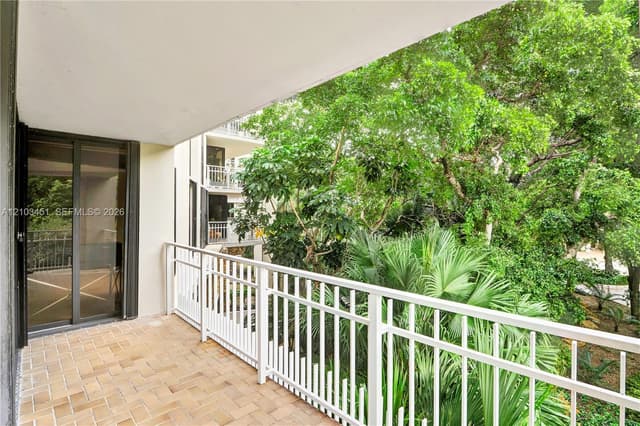 2000 Towerside Ter # 301, Miami FL 33138 - Miami, FL - Photo 6