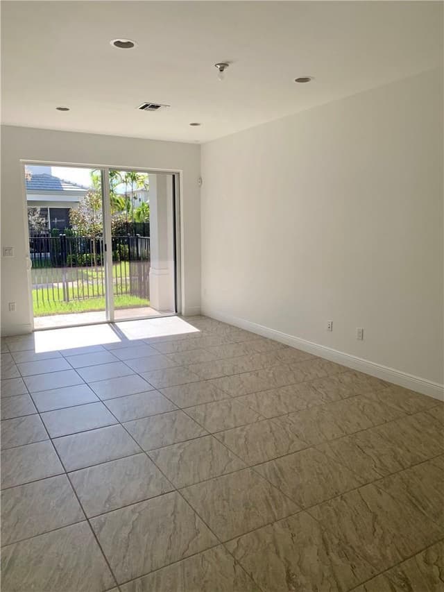 6935 PINES Circle # 16, Coconut Creek FL 33073 - Coconut Creek, FL - Photo 6