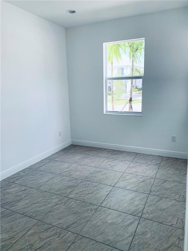 6935 PINES Circle # 16, Coconut Creek FL 33073 - Coconut Creek, FL - Photo 4
