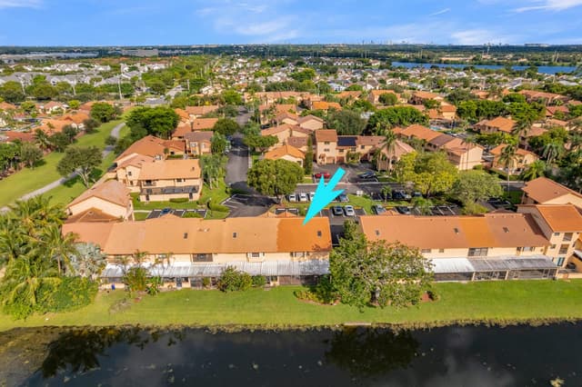 942 SW 113th Terrace, Pembroke Pines FL 33025 - Pembroke Pines, FL - Photo 3
