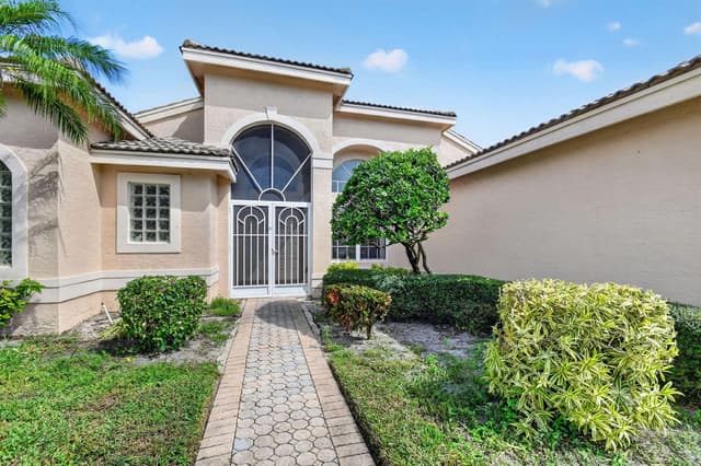 11723 Caracas Boulevard, Boynton Beach FL 33437 - Boynton Beach, FL - Photo 2